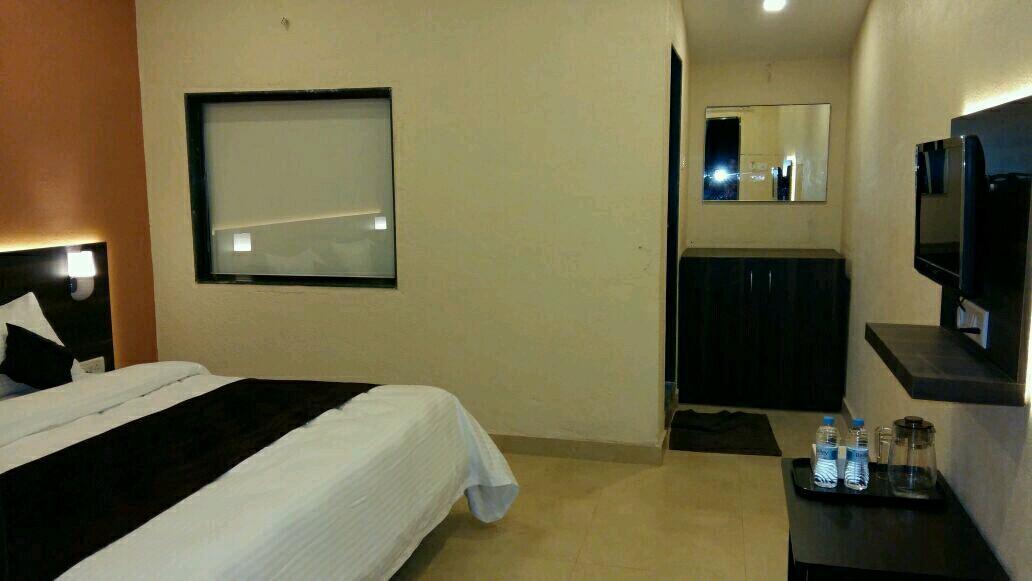 Mahābaleshwar Hotel On The Rocks מראה חיצוני תמונה